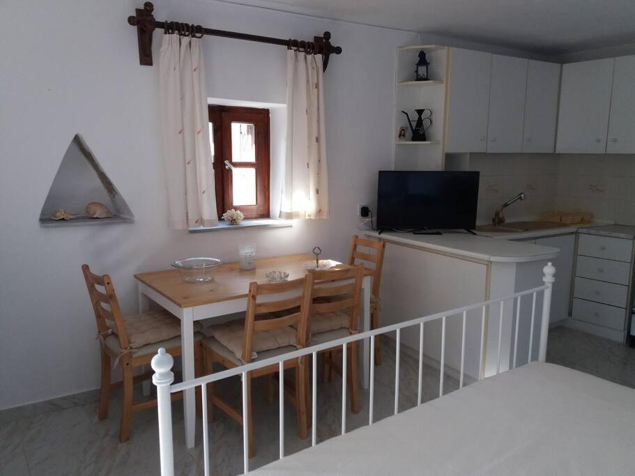 Grandpa Simos' Traditional Guest House Agios Romanos Buitenkant foto