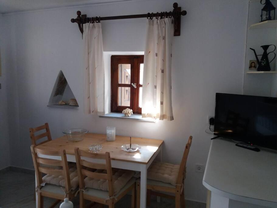 Grandpa Simos' Traditional Guest House Agios Romanos Buitenkant foto