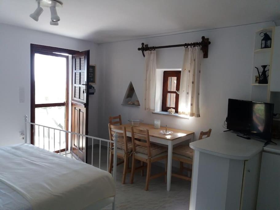 Grandpa Simos' Traditional Guest House Agios Romanos Buitenkant foto